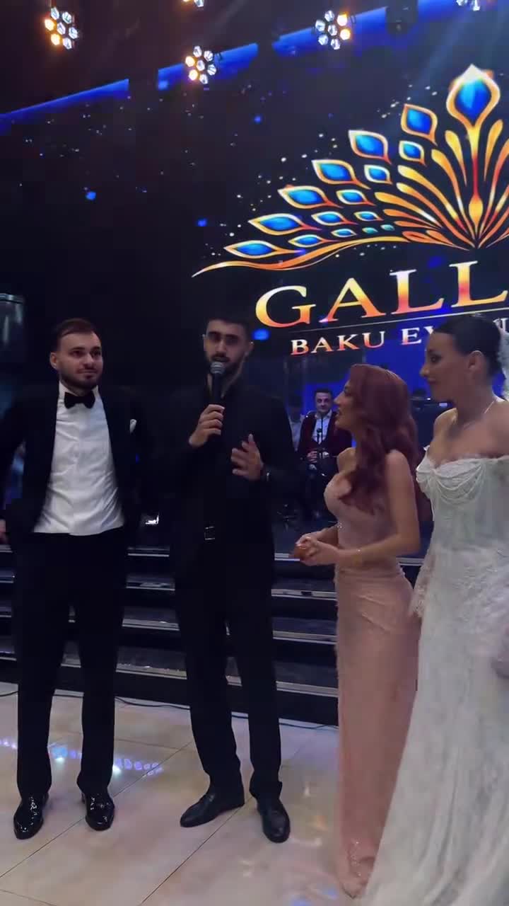 Toral Bayramov toylarında onlara forma verdi