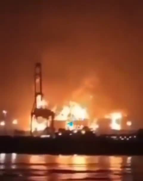 Qətərdə qaz paylama stansiyasında partlayış