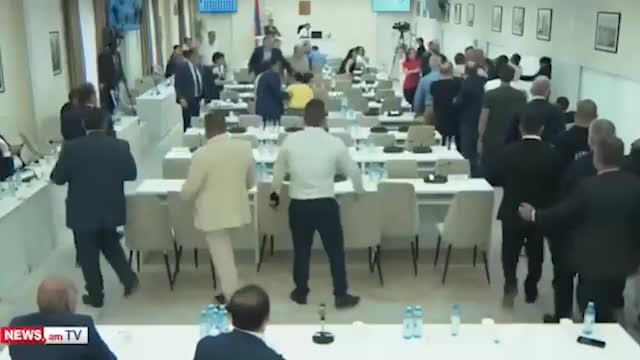İrəvan Ağsaqqallar Şurasının iclasında dava