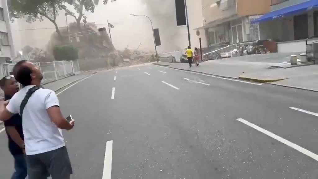 Karakas zəlzələdən az sonra... - 5