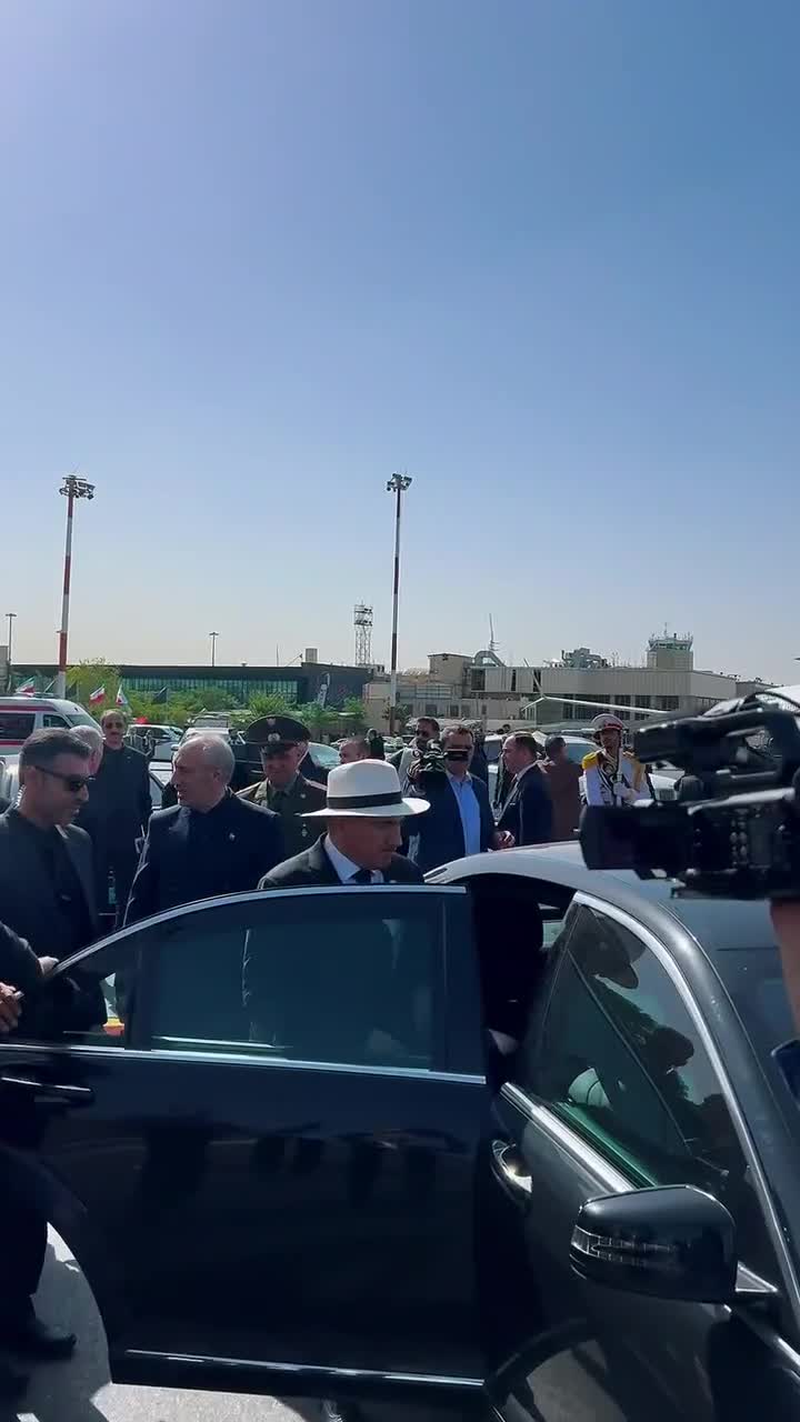 Paşinyan Tehrandadır