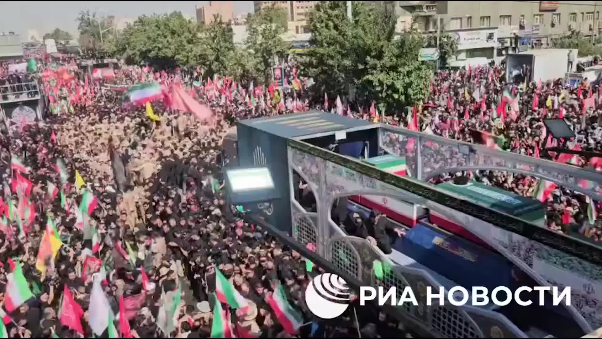 Tehranda Xameneinin cənazəsi ilə yürüş