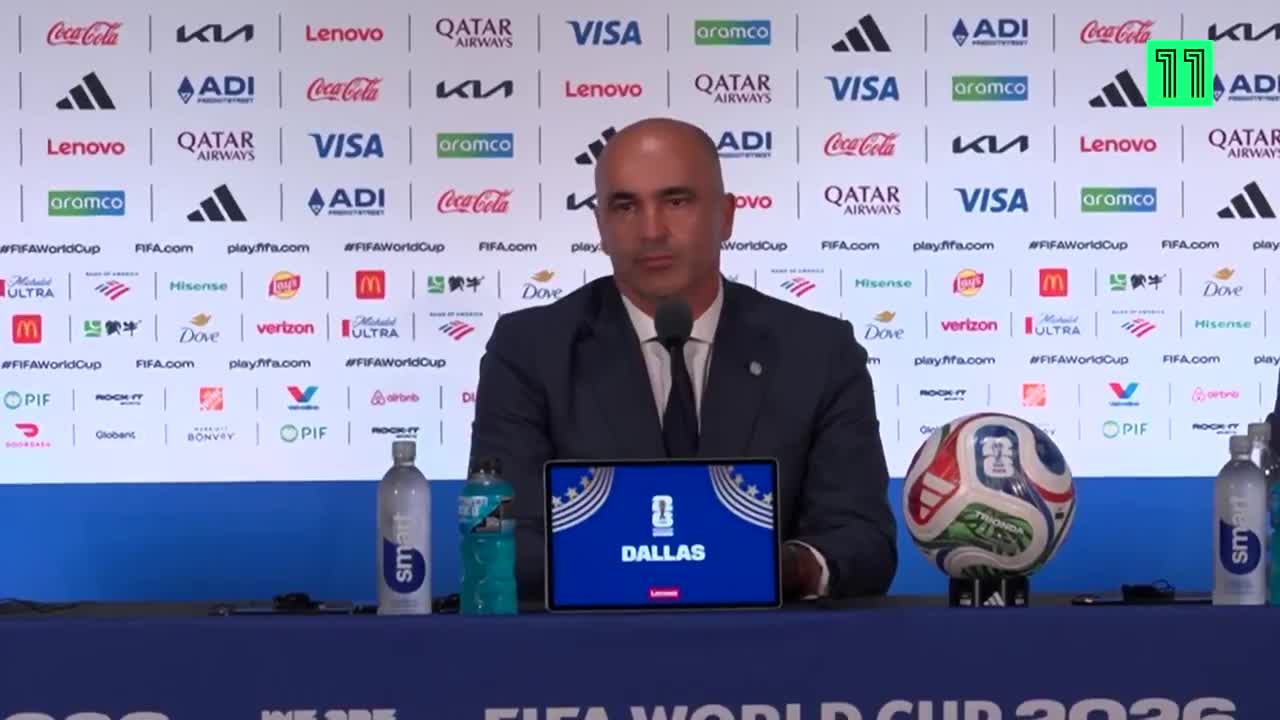 Martines istefa etdi