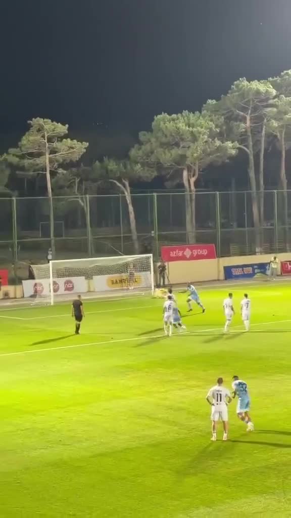 “Zirə” Gürcüstan klubunu darmadağın edir