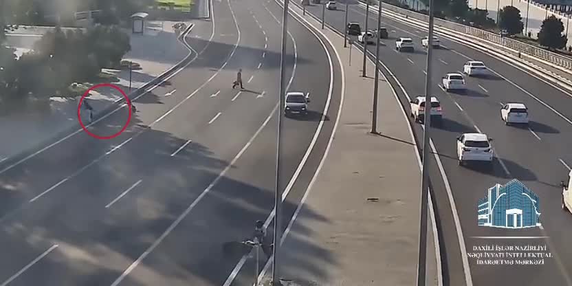 Sürücünün yıxılmasına səbəb oldular, kömək belə etmədilər