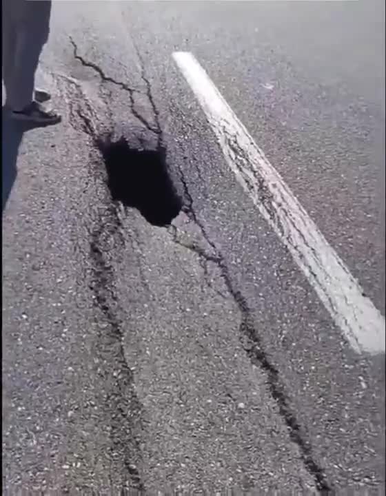 Bakı-Şamaxı yolu çökdü