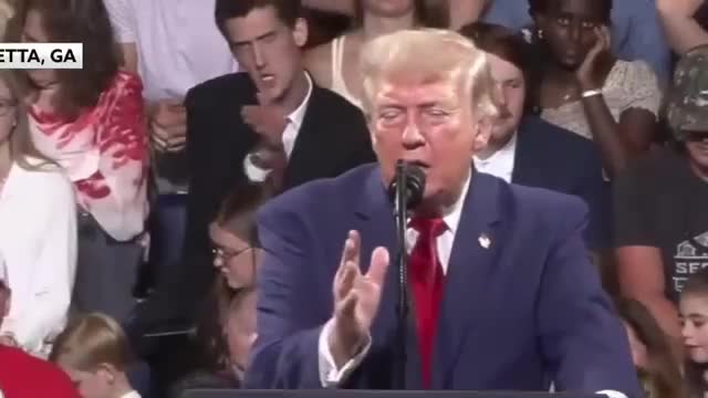 Canlı yayımda Trampı təqlid etməsi gündəm oldu