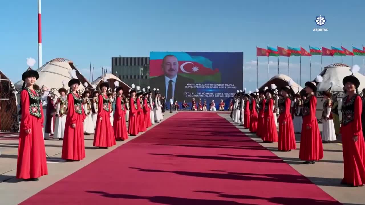 Prezident və xanımı “Yaşa mənim xalqım”la qarşılandı 
