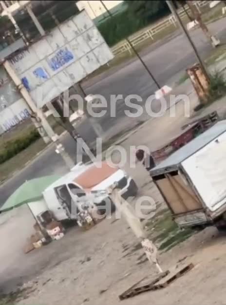 Xersonda meyvə satıcısı dronla vuruldu  