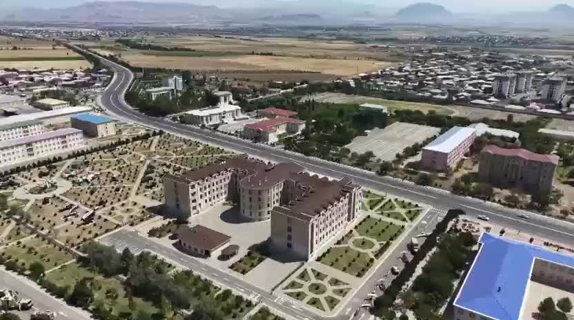  Prezident Döyüş bayraqlarının verilməsi mərasimində