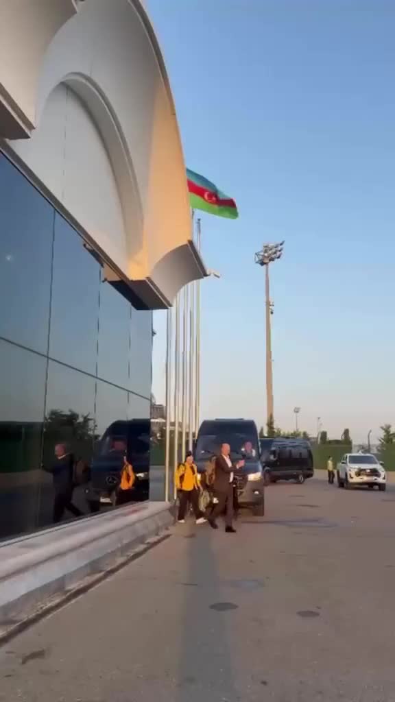 Prezidentin səfərini işıqlandıracaq jurnalistlər belə yola düşdü