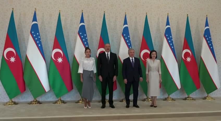 “Kuksaroy”da birgə foto çəkdirildi