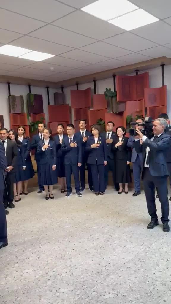 Füzulidəki məktəbin direktoru Prezidenlərin qarşısında çıxış etdi