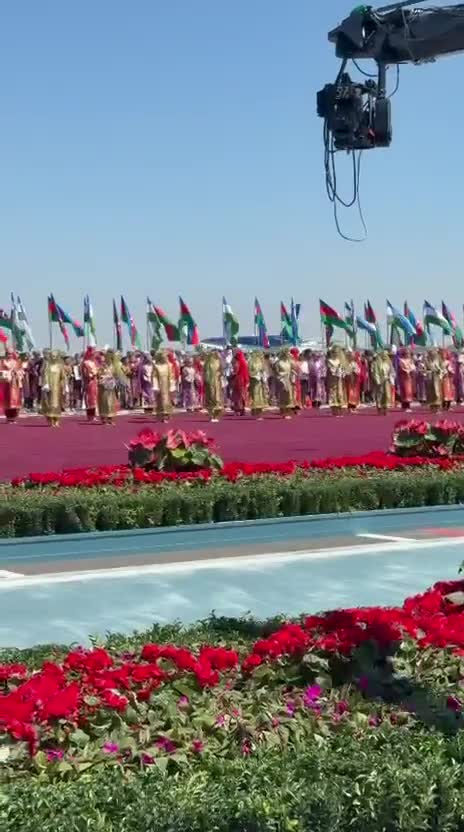 İlham Əliyevin təyyarəsi Buxara hava limanına endi