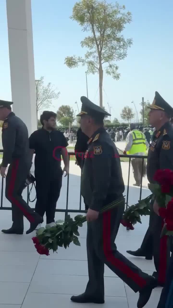 Zakir Həsənov və Kərim Vəliyev Zəfər parkında