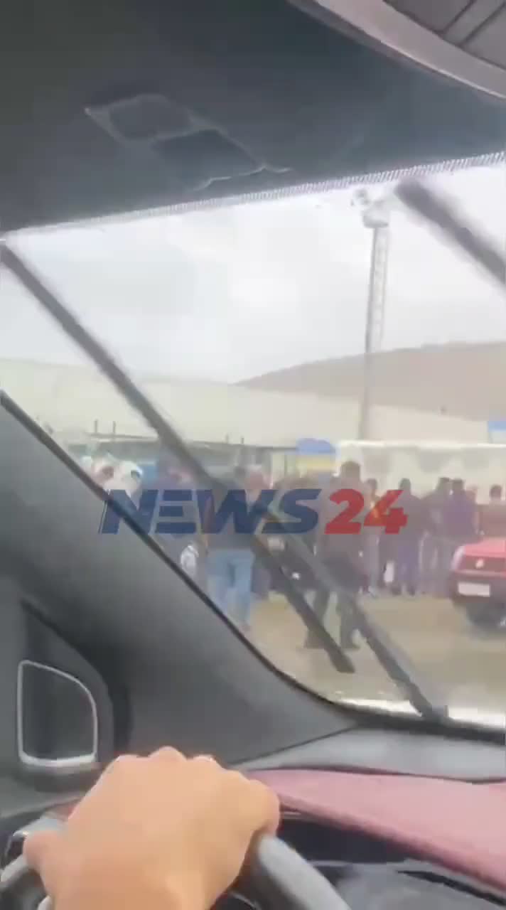 Bakıda sərnişin avtobusu aşdı