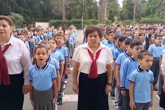 Bütün şagirdlər dərsə vahid formada gəlir