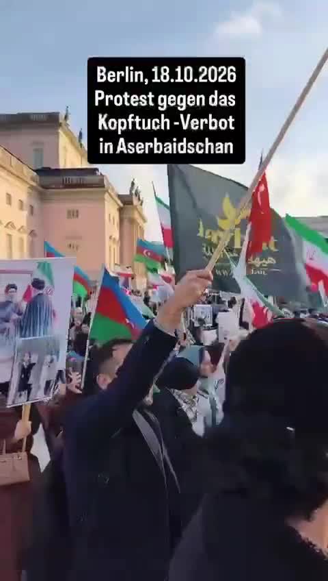 Azərbaycandan çox İran bayraqları dalğalanırdı...