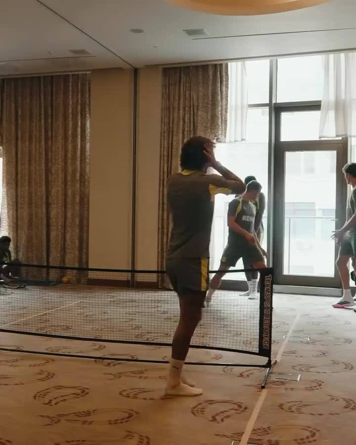 “Sabah”la oyundan əvvəl oteldə futbol-tennis oynadılar