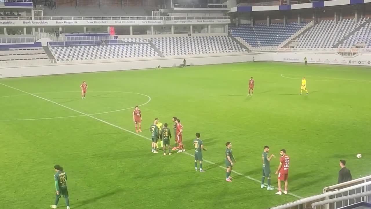 Azərbaycan hakimliyində növbəti biabırçılıq
