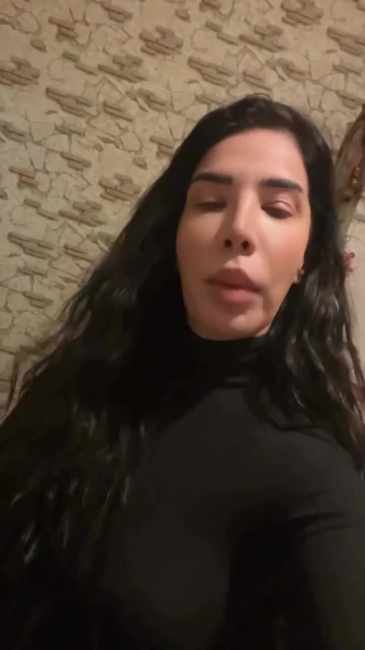 Yaşar Nurinin qızı od püskürdü