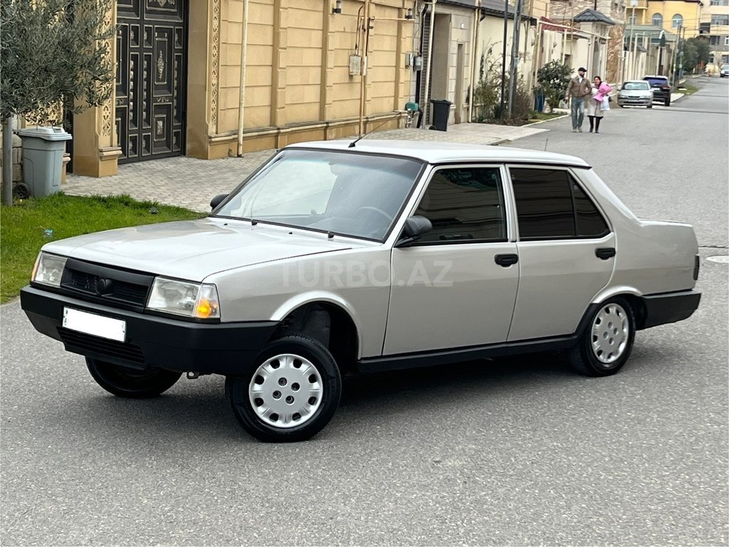 Bakıda şok video: Avtomobil sürücüsü polisə qarşı çıxdı