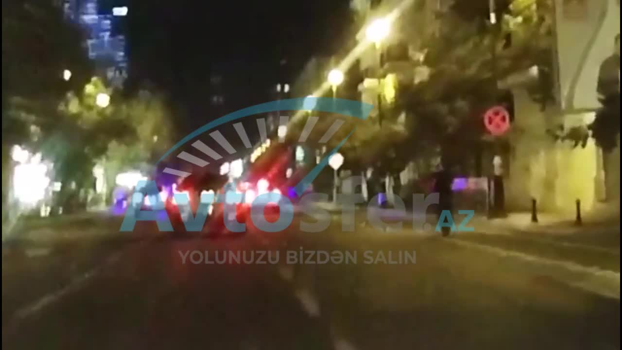 Şəhərin mərkəzində skuterlə “hoqqa” verən gənc təhlükə yaratdı