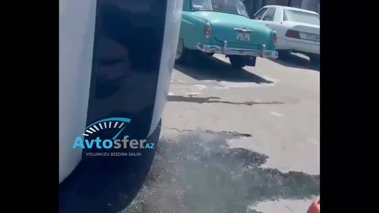 Mərdəkanda “Hyundai” “VAZ”ı vurub aşırdı