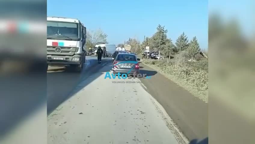 Bakı-Quba yolunda üç avtomobil toqquşdu, sürücülərdən biri öldü