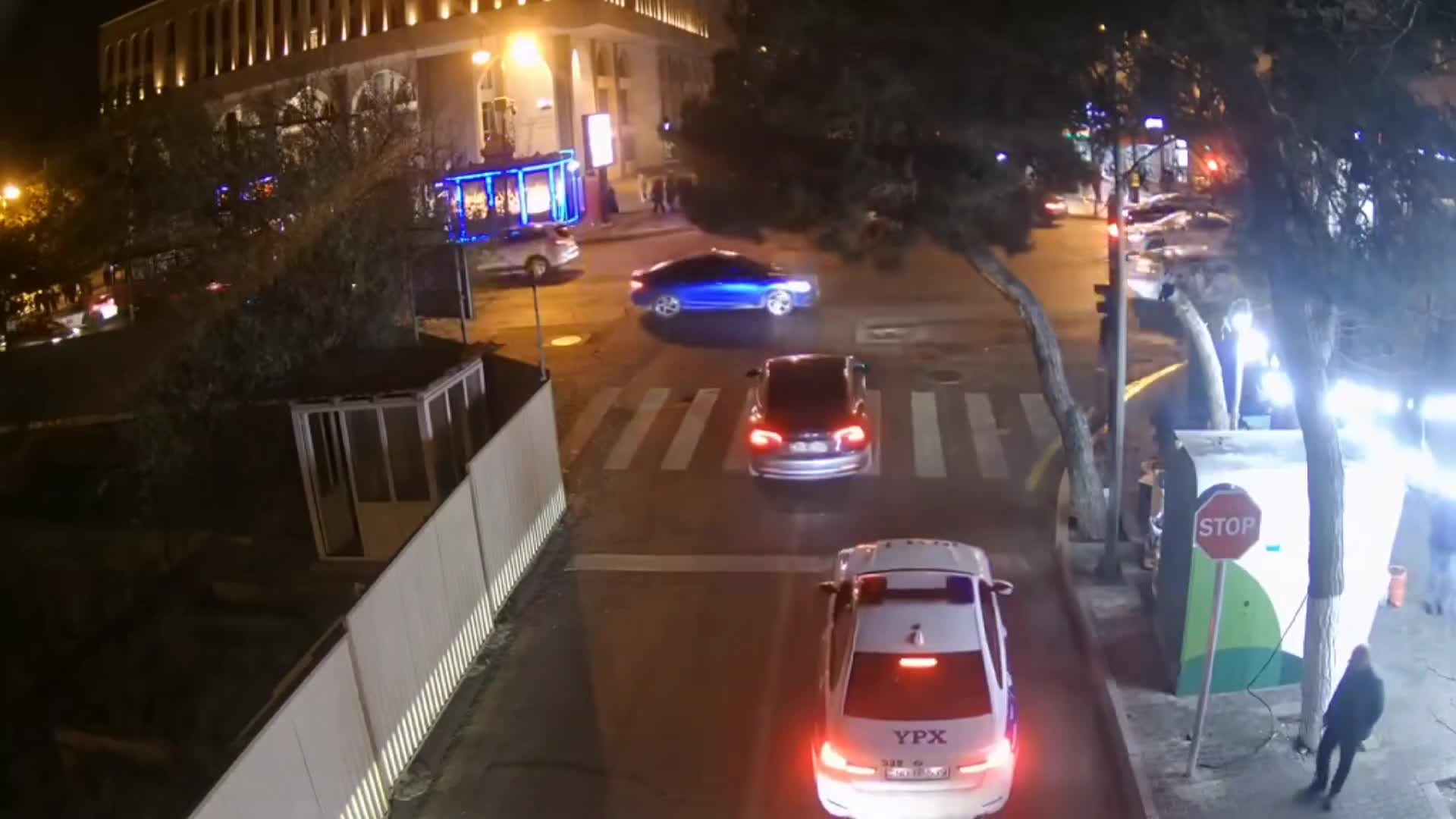 Yol polisinin göstərişi ilə hərəkət edən sürücü cərimələndi