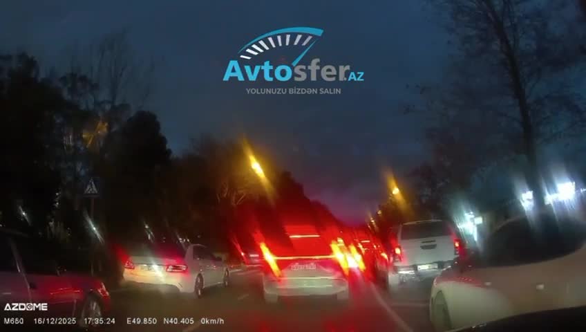 Tıxacdan qaçan sürücülər adacığı zolağa çevirdilər