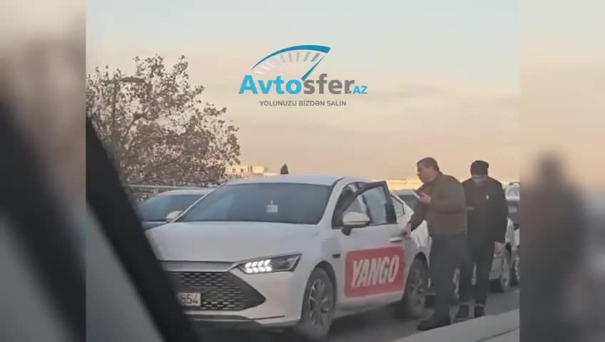 Prospektdə zəncirvari qəza - Dörd avtomobil toqquşdu