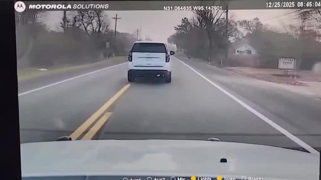 Sükan arxasında mürgüləyən yaşlı “Ford” sürücüsü qəza törətdi