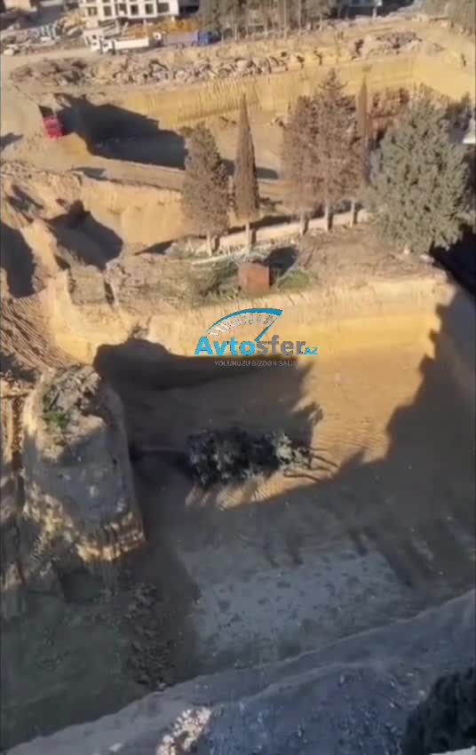 Jurnalist tikinti şirkətinin yaşıllıqları məhv etməyini İFŞA ETDİ