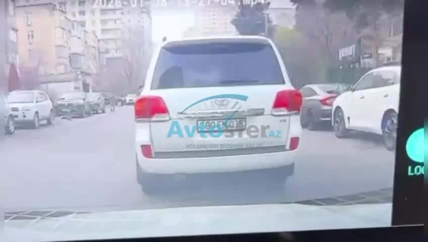 Qabağa keçmək üçün hər yola əl atan sürücü 