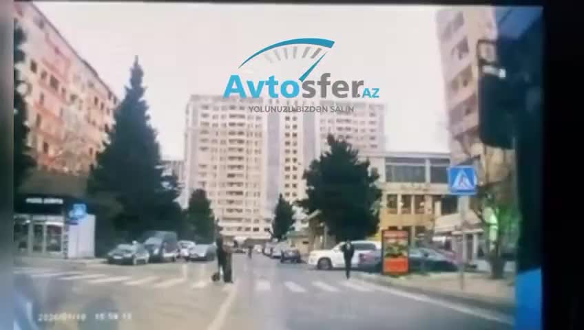 Binəqədidə qayda pozan sürücü zəncirvari qəza törətdi 