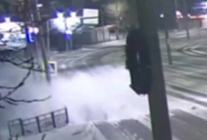 Yüksək sürət 21 yaşlı gənci öldürdü