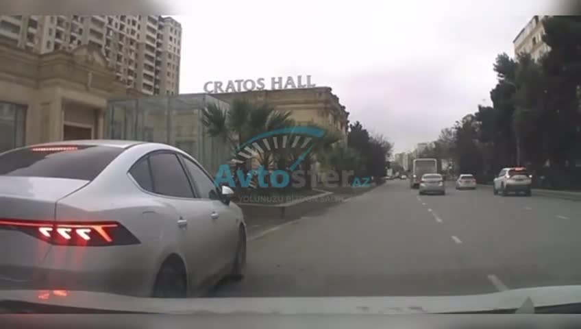 Zolağa baxmadan manevr edən sürücü qəza törətdi 