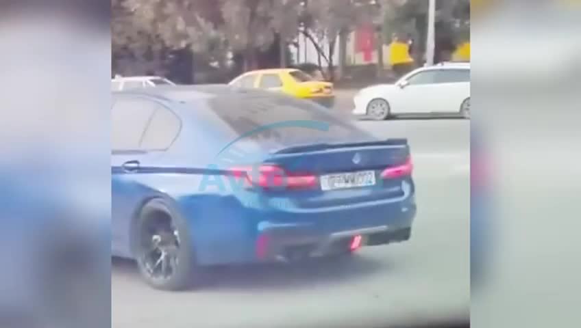 “BMW” sürücüsü keçiddən keçən qadınlara qorxulu anlar yaşatdı