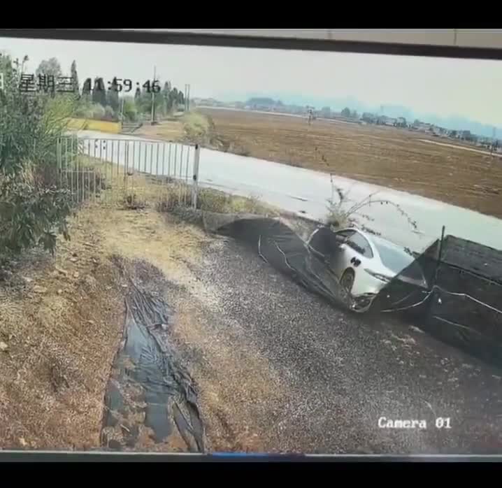 “Dongfeng” qəzaya düşüb alışdı