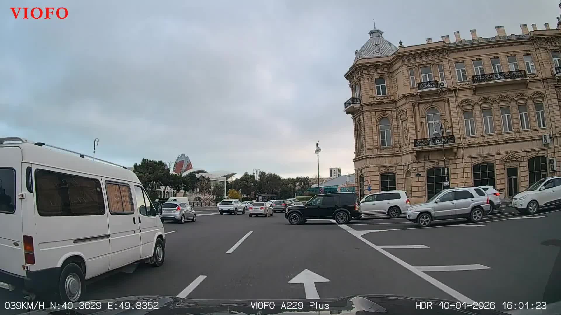 Burada dayanıb yol versəniz də 3 bal 100 manat cərimə yazılacaq