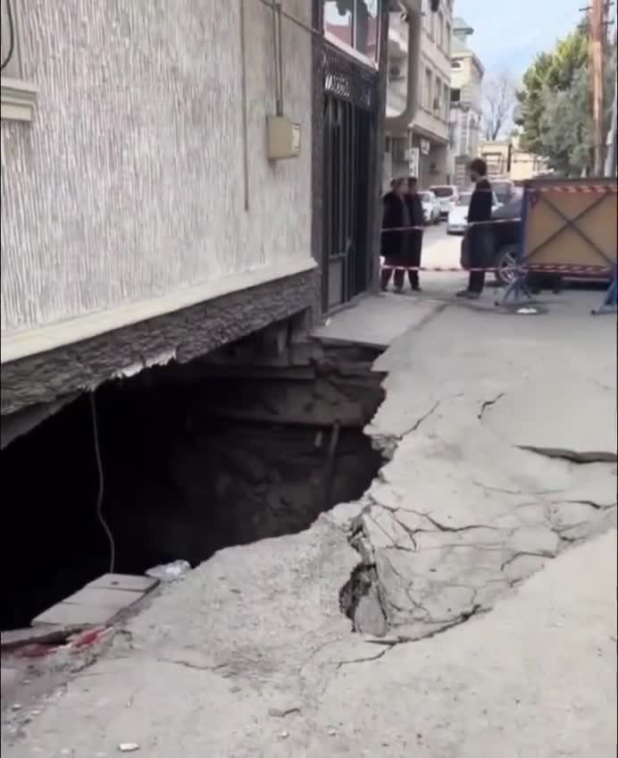  su şəbəkəsinin üzərində tikilən ev xətdə qəzalara səbəb oldu