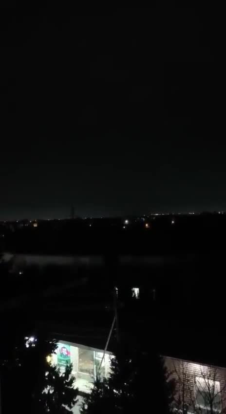 Bakı səmasında uçan dronla bağlı görüntülər 