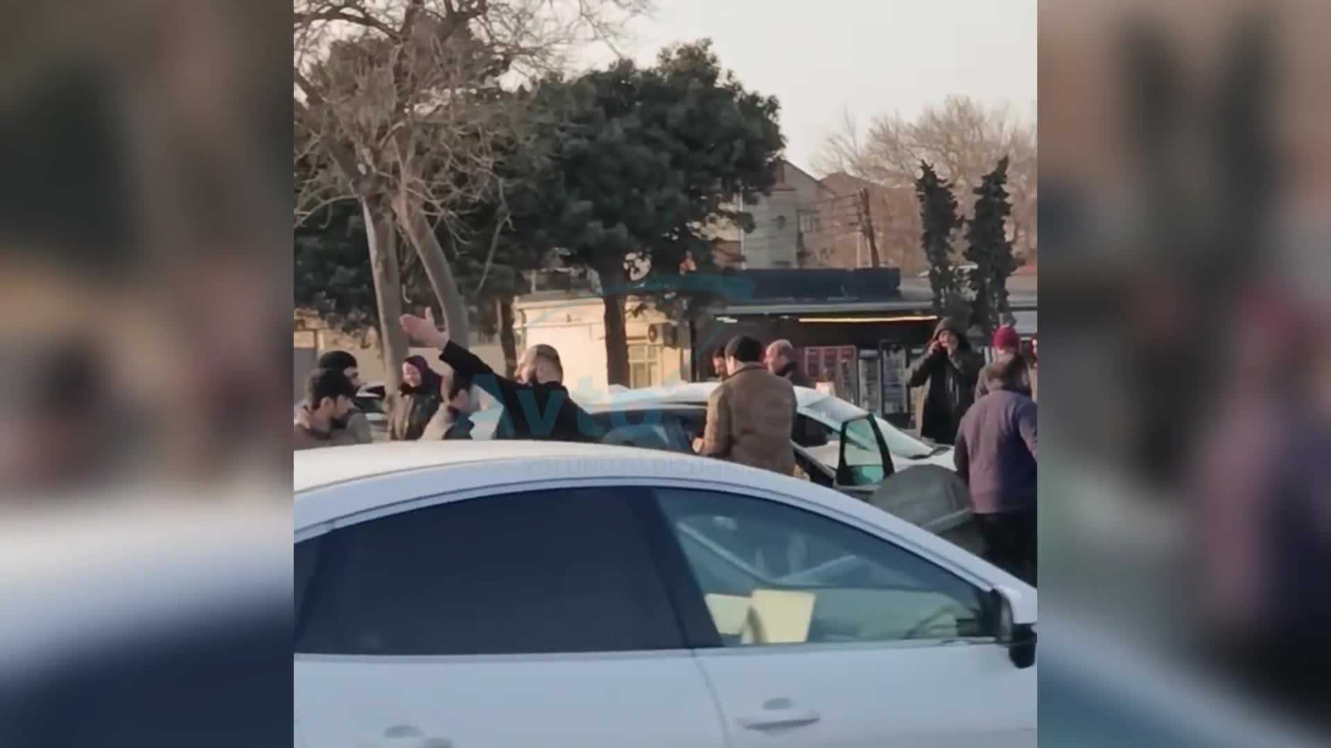 Zabratda zəncirvari qəza - 4 avtomobil toqquşdu 