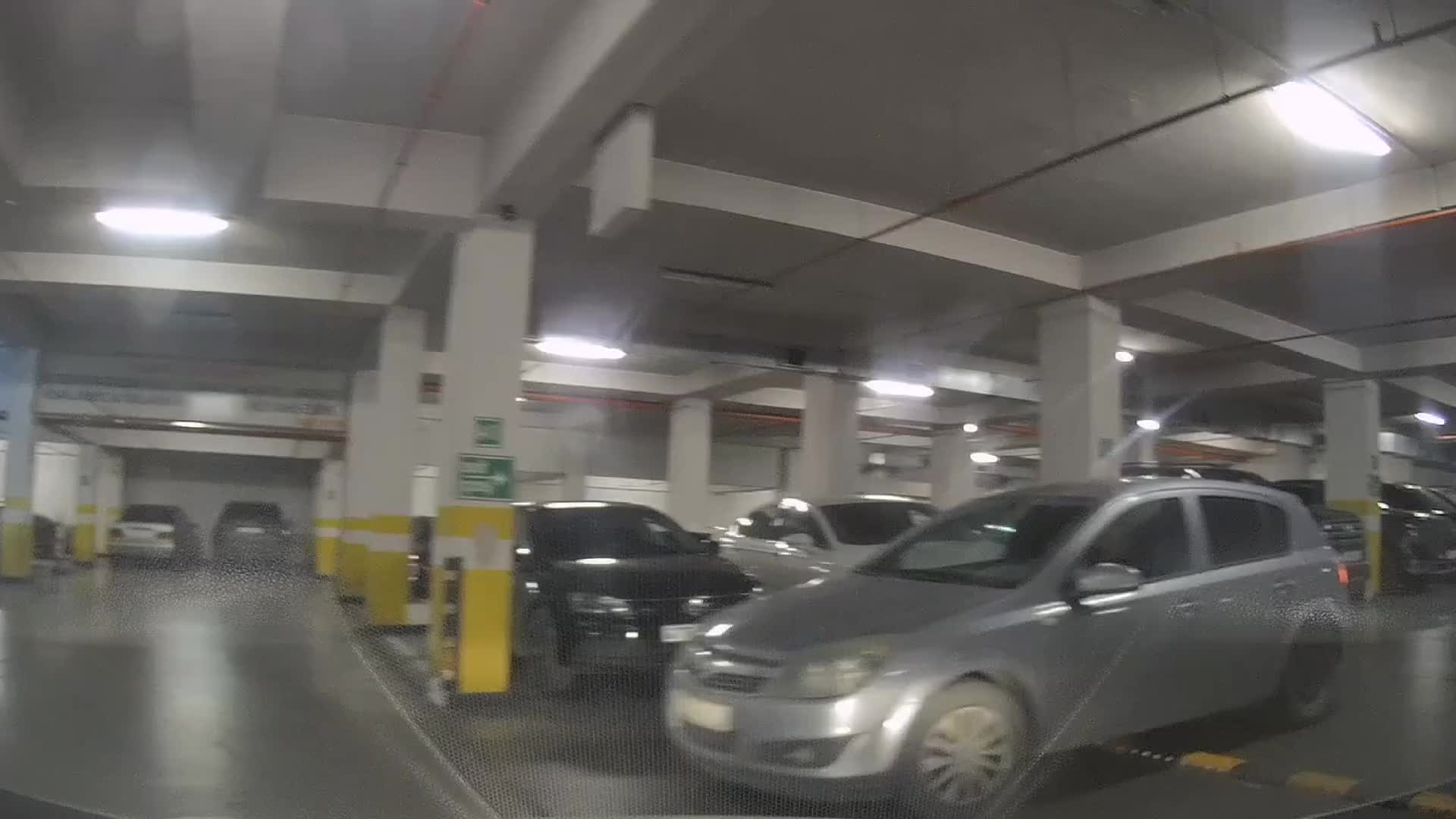 Yeraltı parkinglərdə ödənişi etmədən çıxan sürücülər