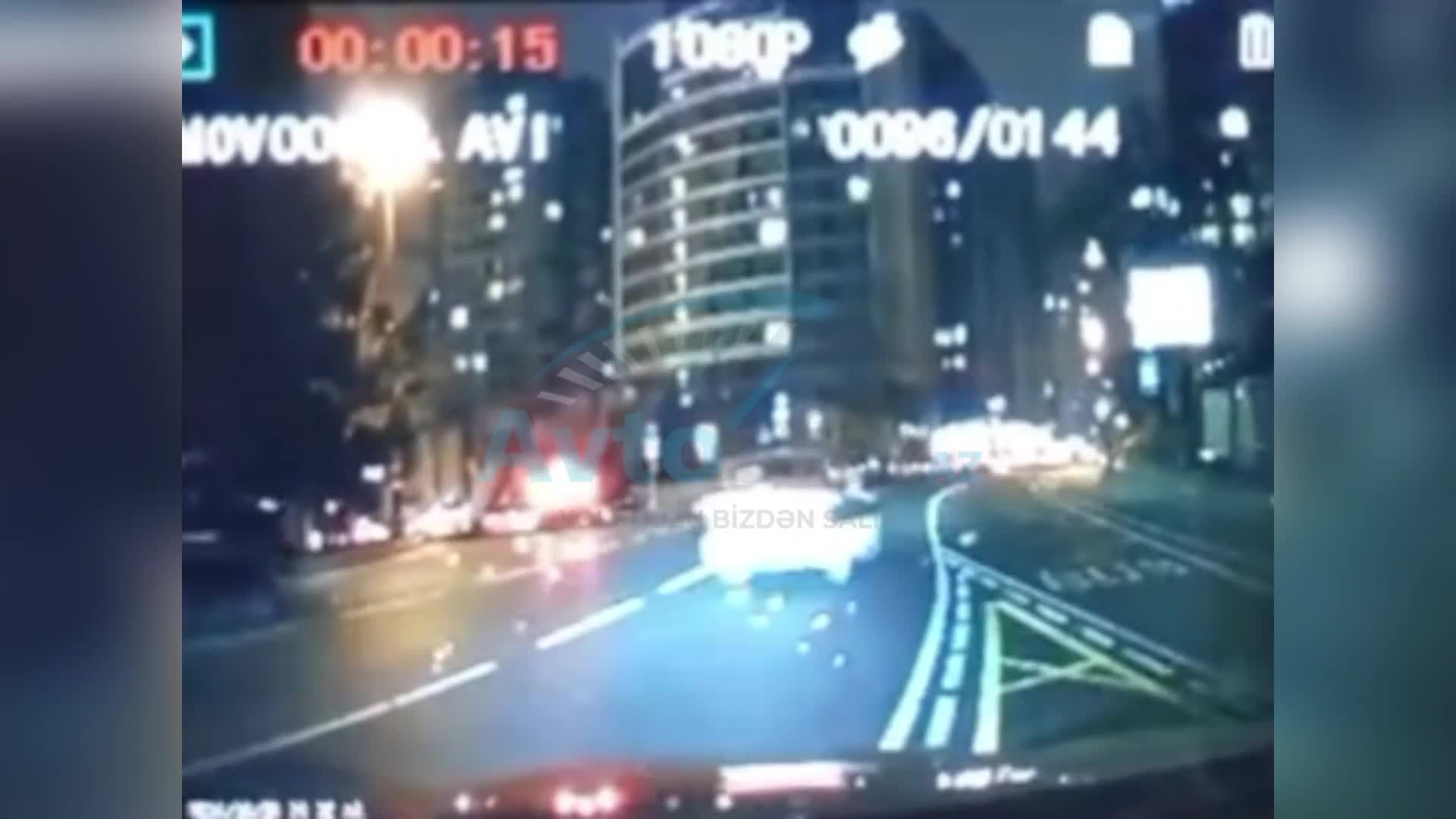 Yasamalda səfirlik avtomobili motosikleti vurub qaçdı