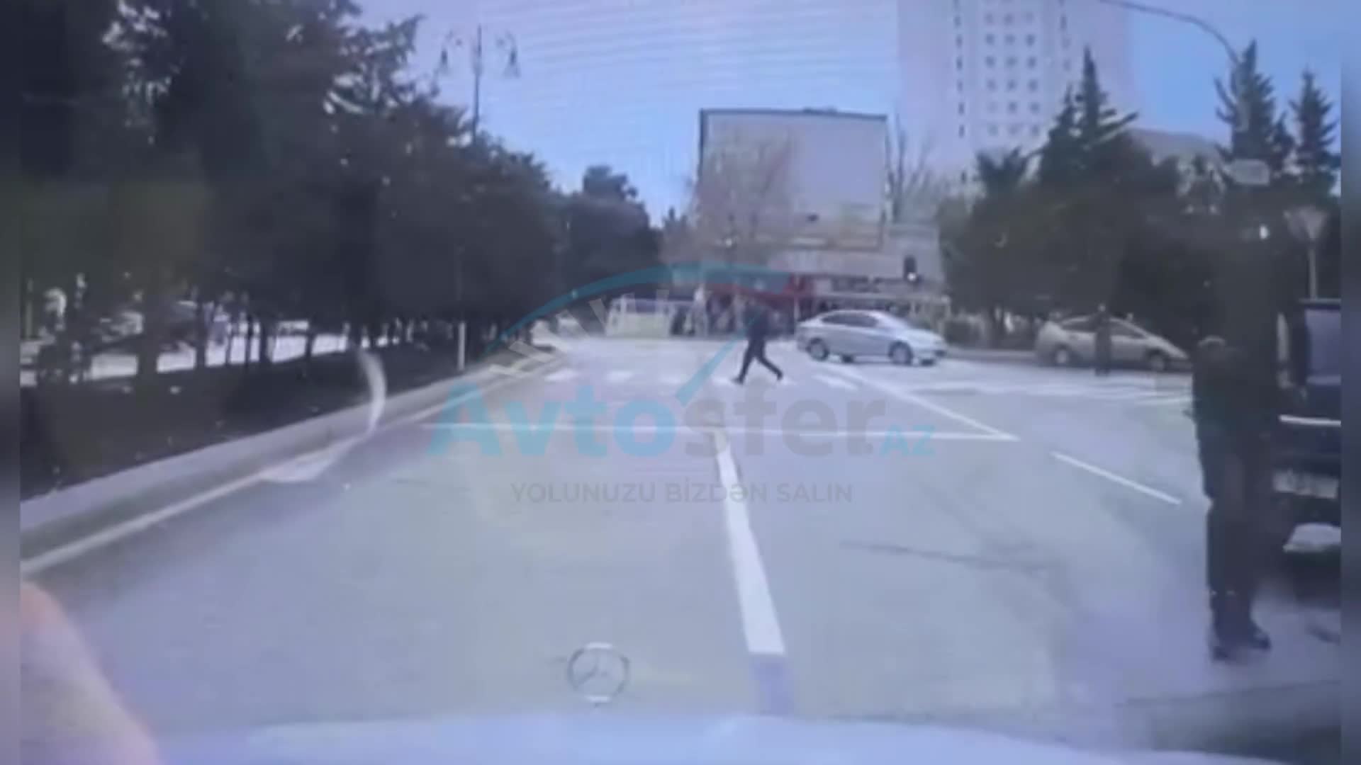 Şamaxinkada piyada və sürücü işıqforu gözardı etdi