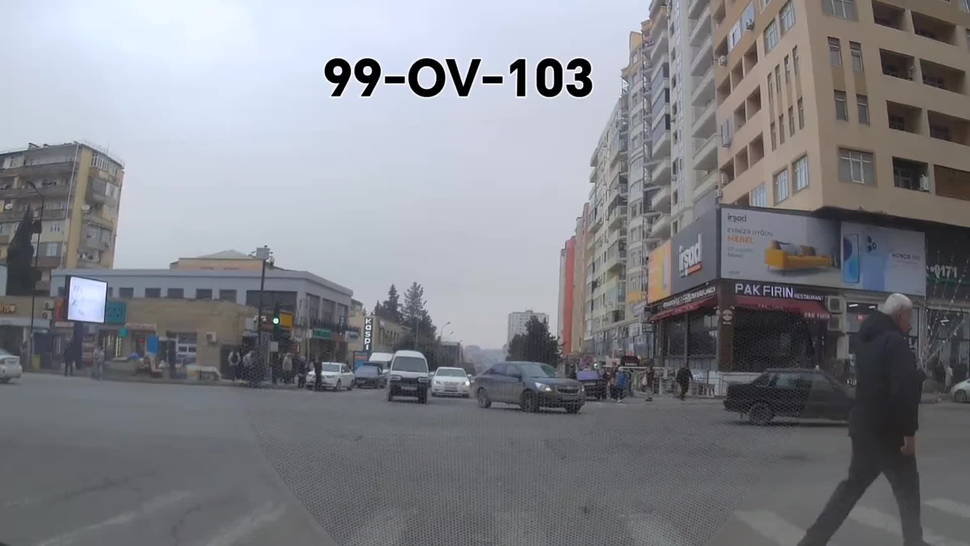 Qayda pozan sürücü səhvi digər sürücünün üzərinə atdı