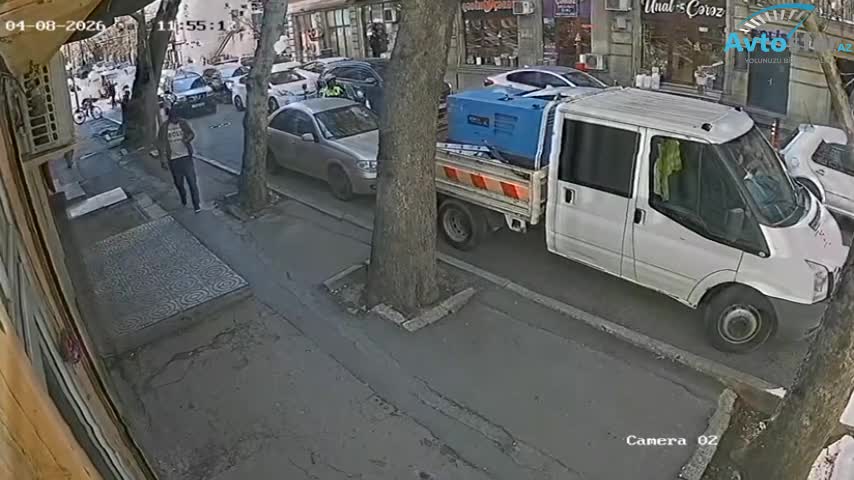 Azəriqazın sürücüsü qəza törədib qaçdı