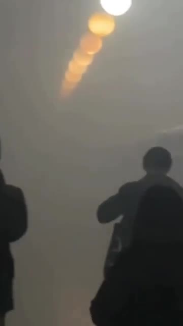 Moskva metrosunda tüstülənmə 